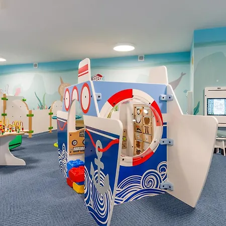 Z Widokiem D607, D408 Basen Fitnes Garaz Bawialnia Parking W Cenie - Nadmorskie Tarasy-kolobrzeg *